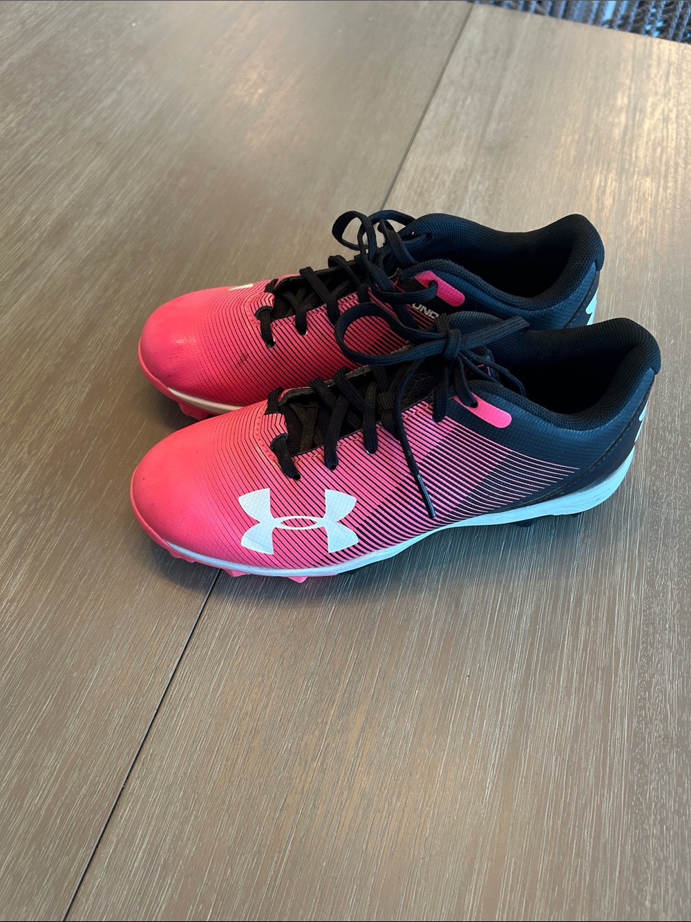 Under Armour Hot Pink and Black Baseball Cleats